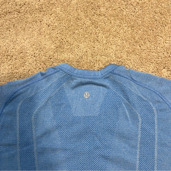 Men’s Lululemon Long Sleeve Shirt Size Small - Picture 9 of 9